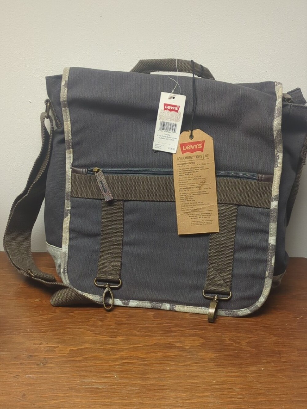 Levi's Gray Canvas Messenger Bag Camouflage Edge Sutherland Messenger Laptop Bag